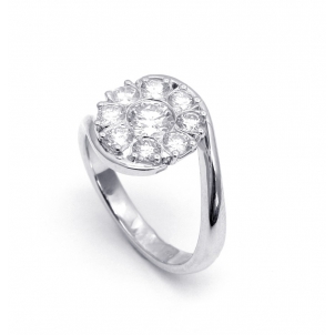 Оправа - кольцо с бриллиантом в окружении мелких камушков